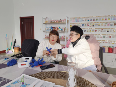 互联网赋能巾帼创业 北大荒名山农场工艺品加工引领致富新路